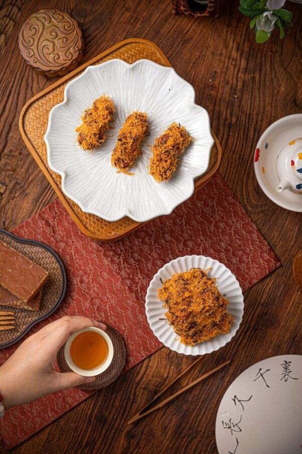 Dried Chicken Floss Twisted Dough with Seaweed & Spicy Flavour